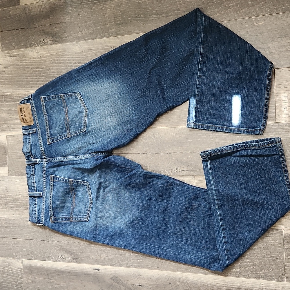 New condition Levi's jeans